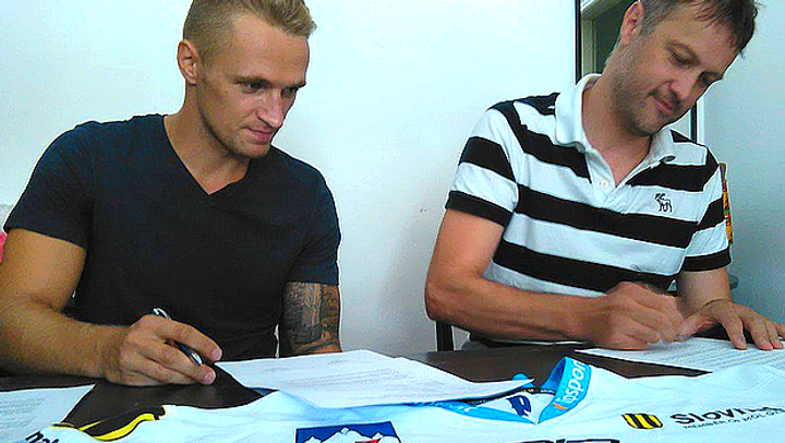 Ondrej Mikula hráčom HK Poprad aj v nasledujúcej sezóne